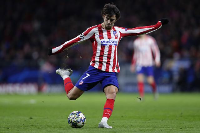 据有利位置 据有利位置